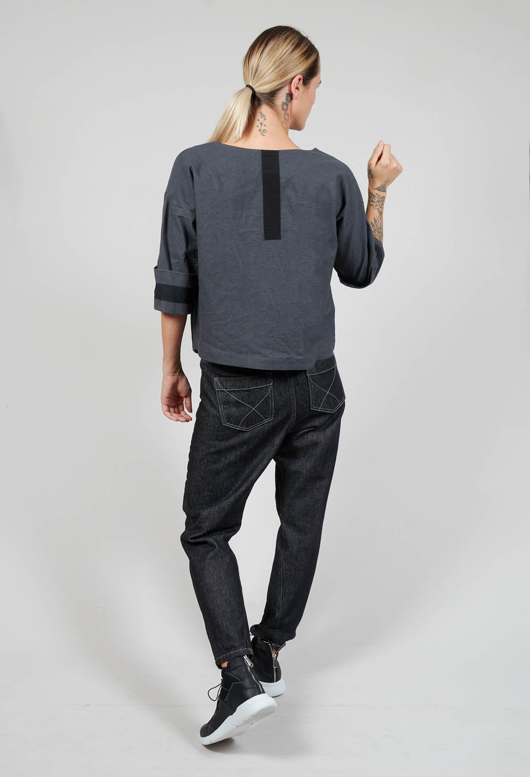 Gilet Klimt Cropped Top with Turned Over Sleeves in Piombo