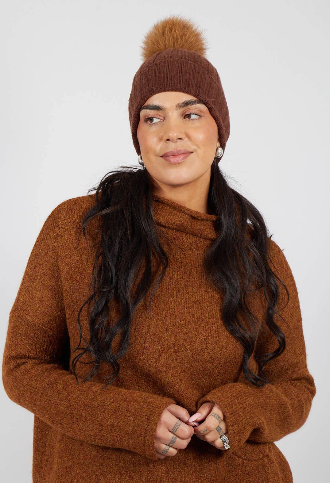 Fur Bobble Hat in Brown