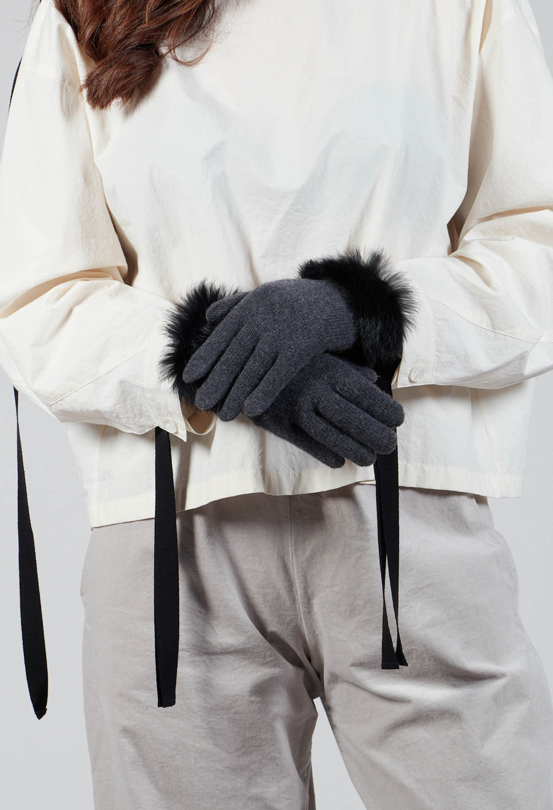 Gloves with Fur Trim in Marengo / Negro