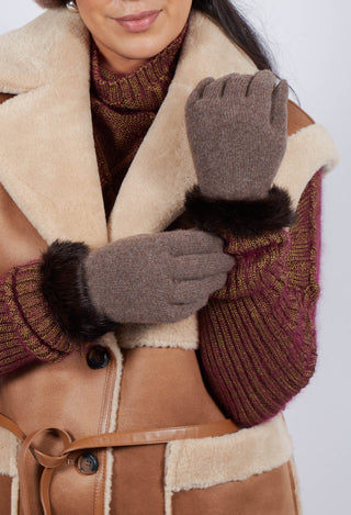 Gloves with Fur Trim in Vison Marron