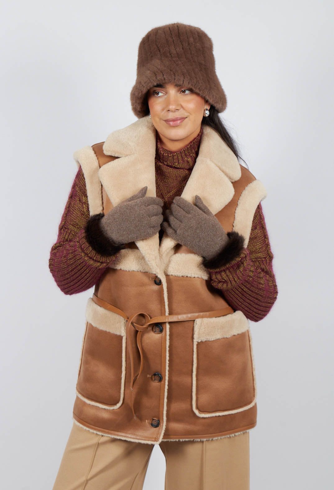 Gloves with Fur Trim in Vison Marron