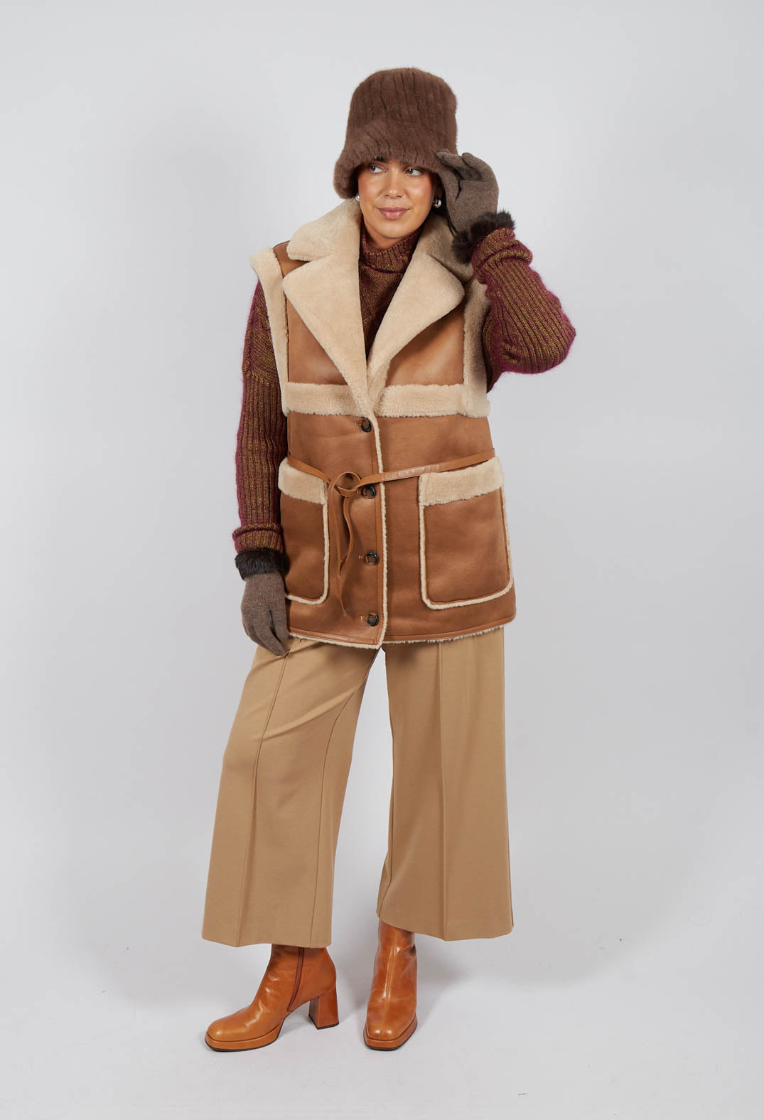 Gloves with Fur Trim in Vison Marron