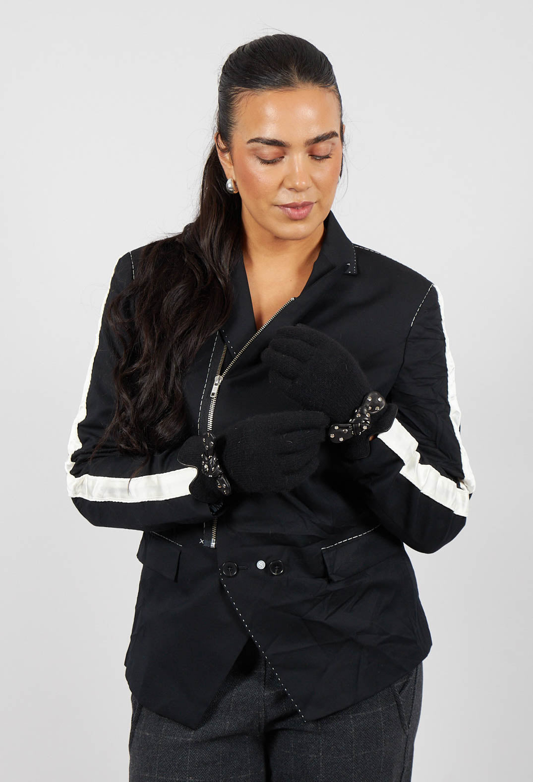 Gloves with Bow in Negro