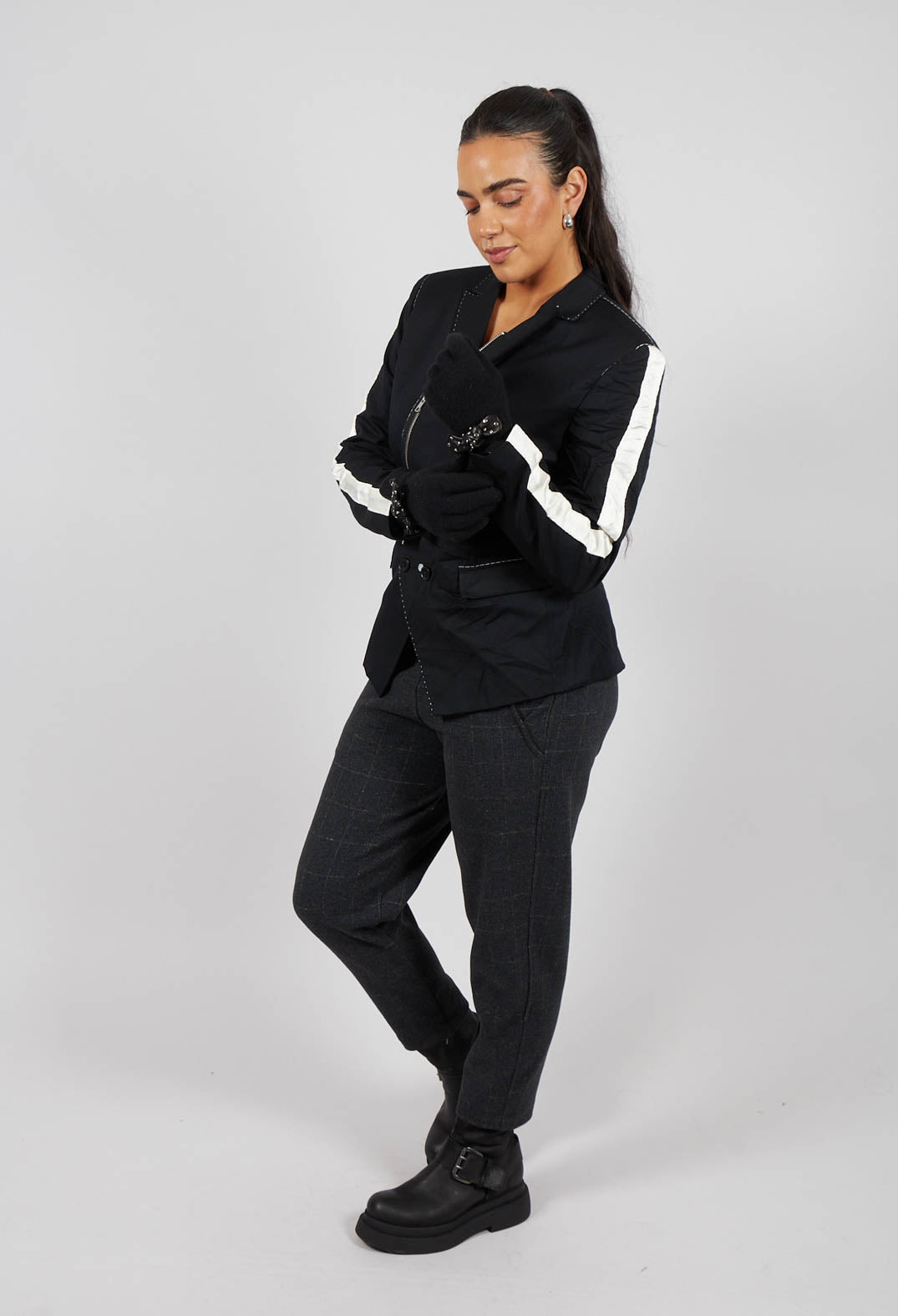 Gloves with Bow in Negro