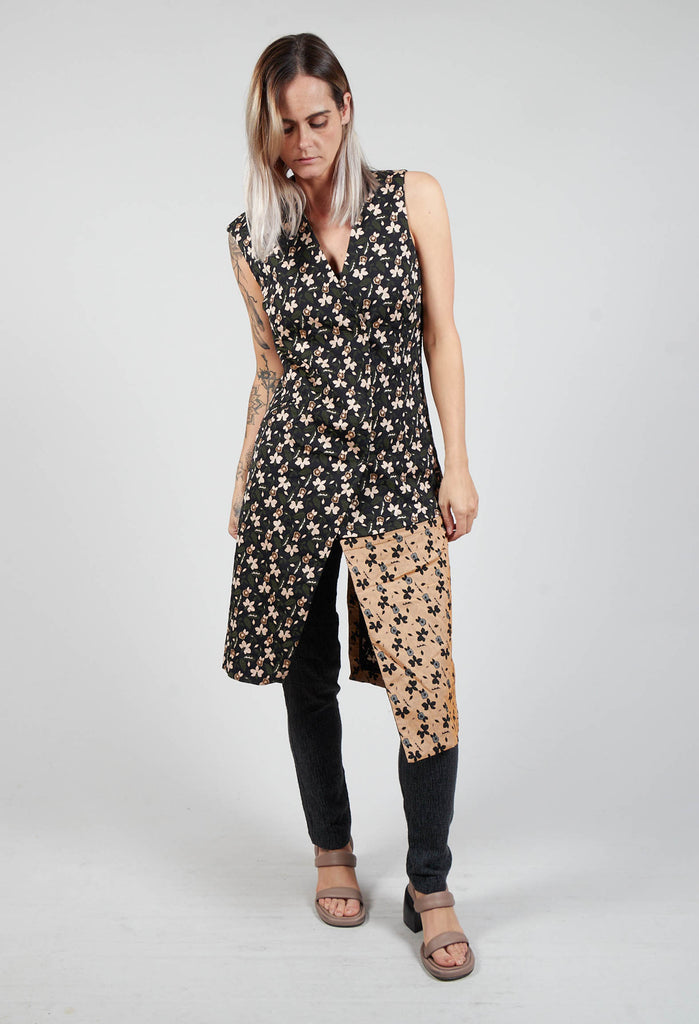 Sleeveless Structured Wrap Dress with Print in Nero