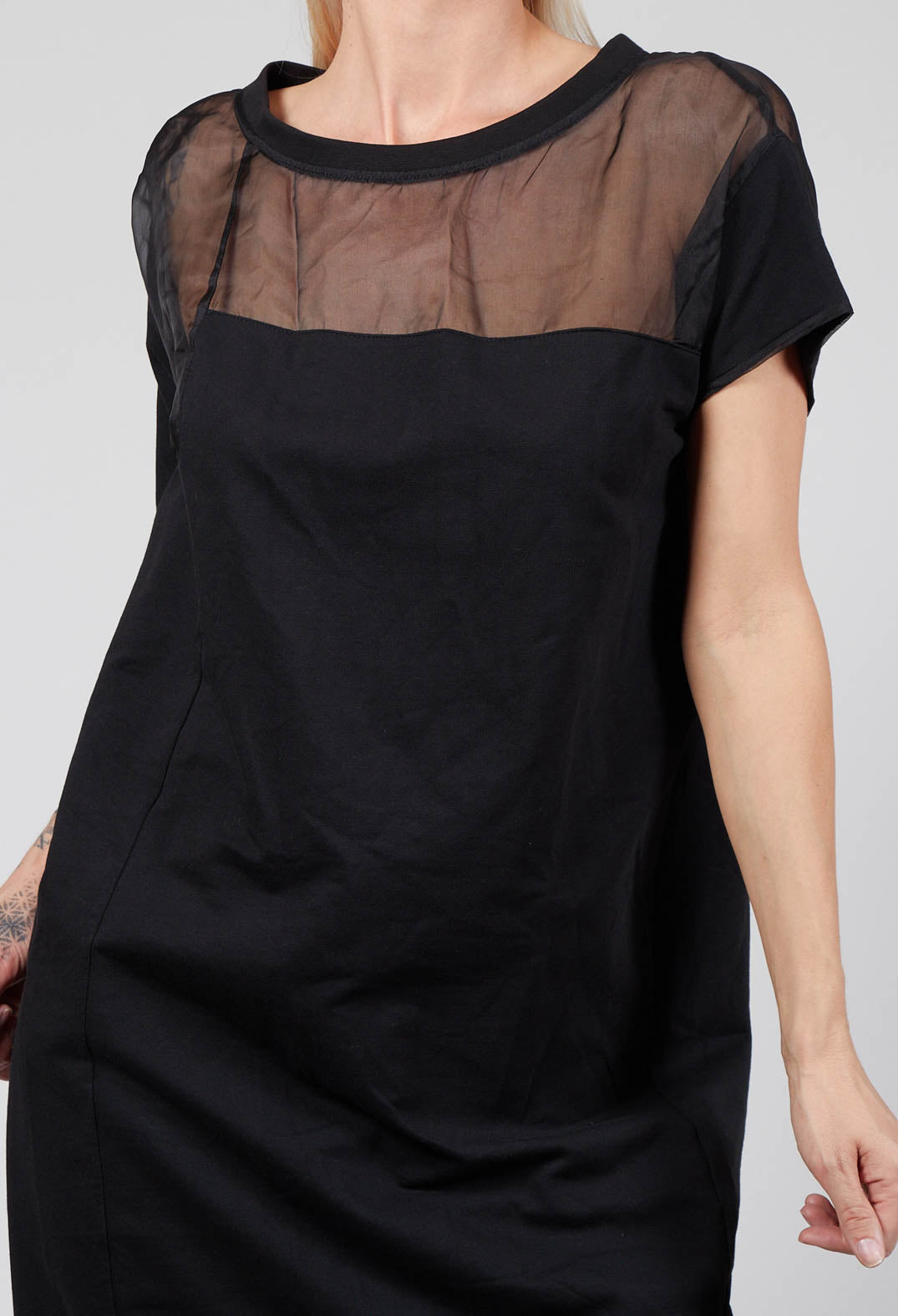 Sheer Panelled Longline Top in Nero