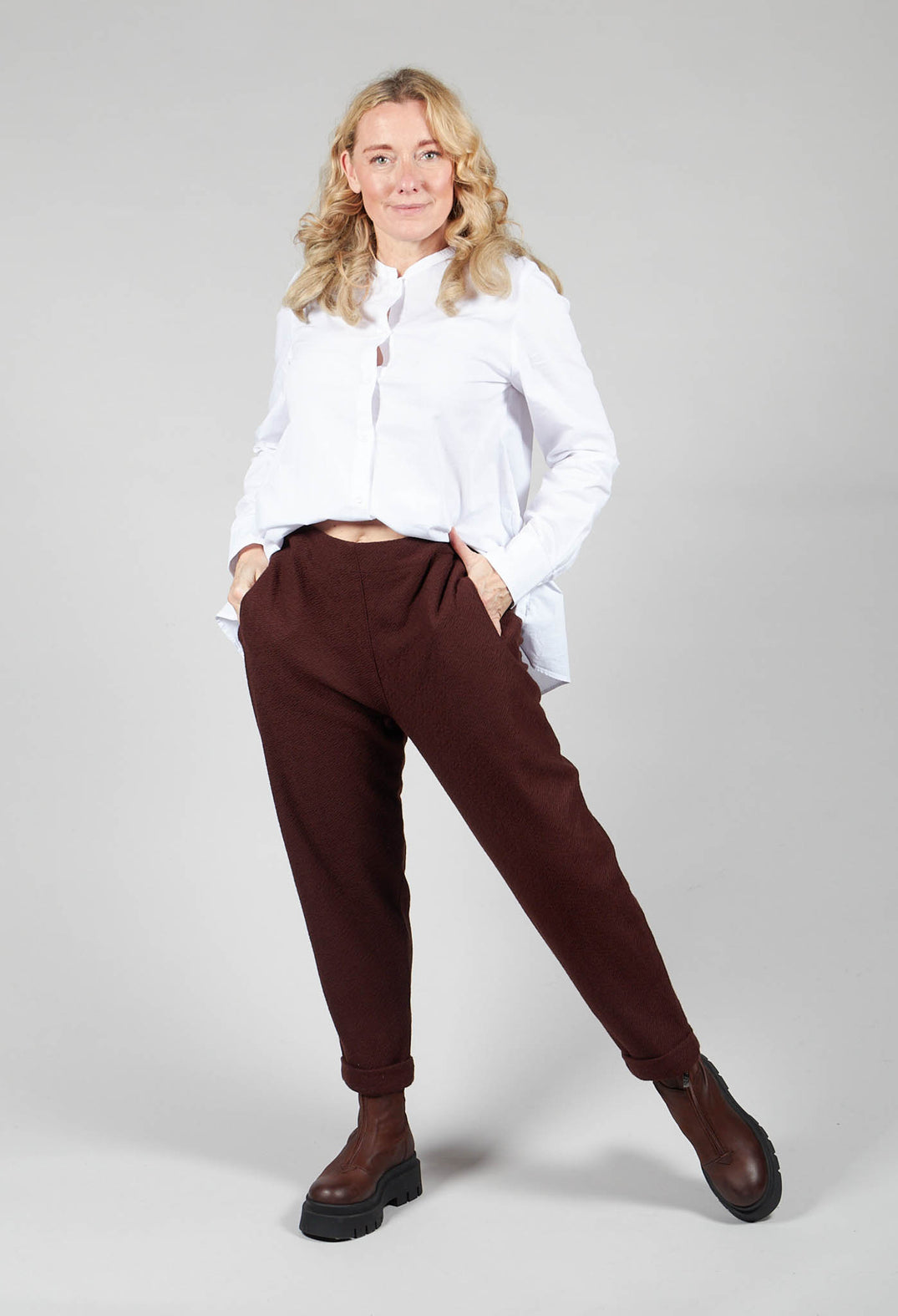 Pegged Trousers in Cognac