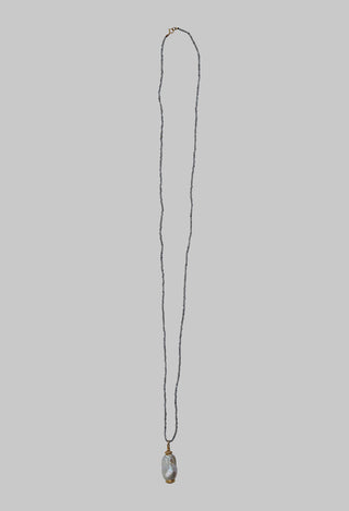 Chain Necklace with Baroque Pearl in Pale Grey