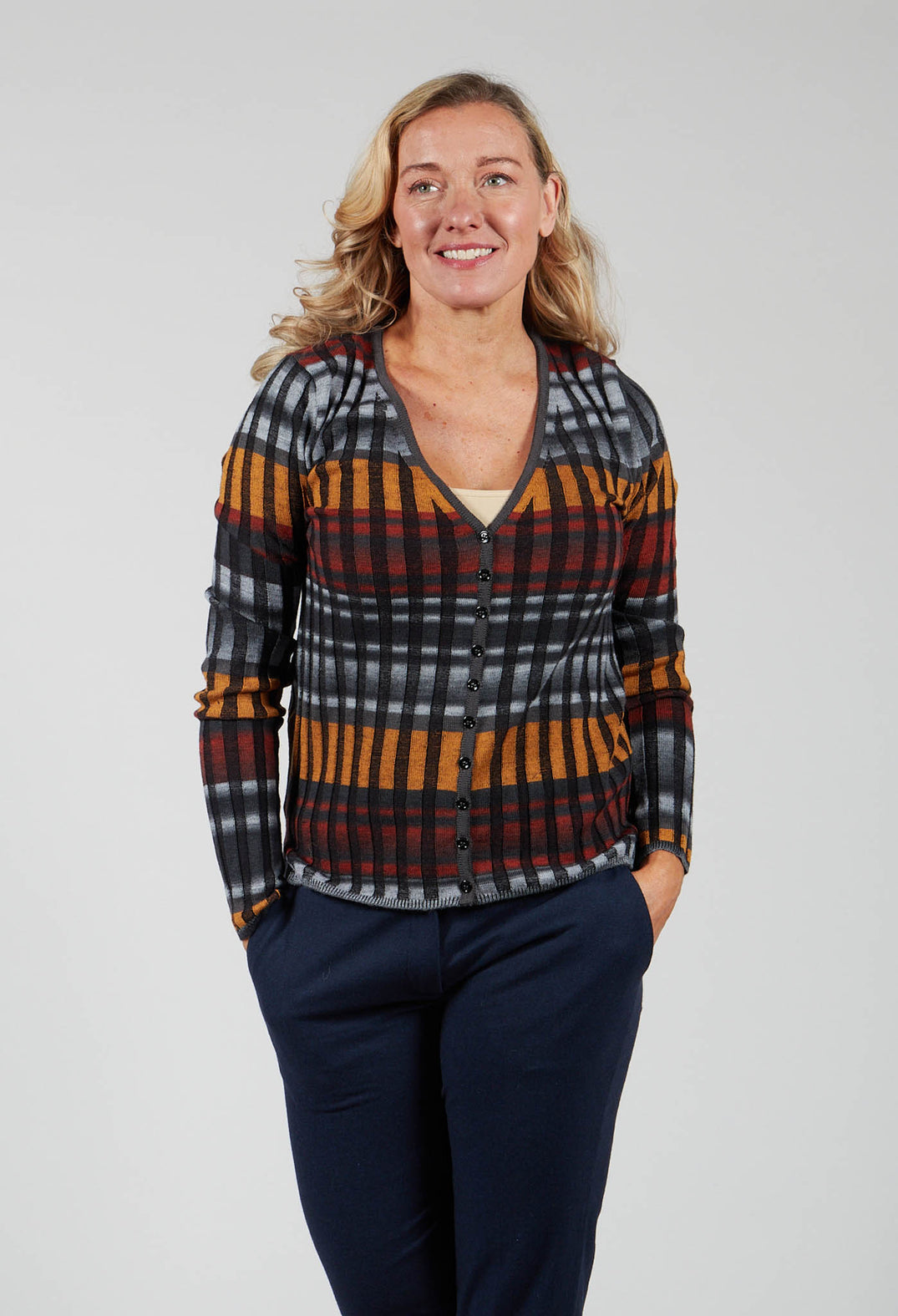 Ribbed Cardigan in Nero / Fuchsia