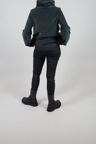 Skinny Soft Feel Jeans in Intrigue