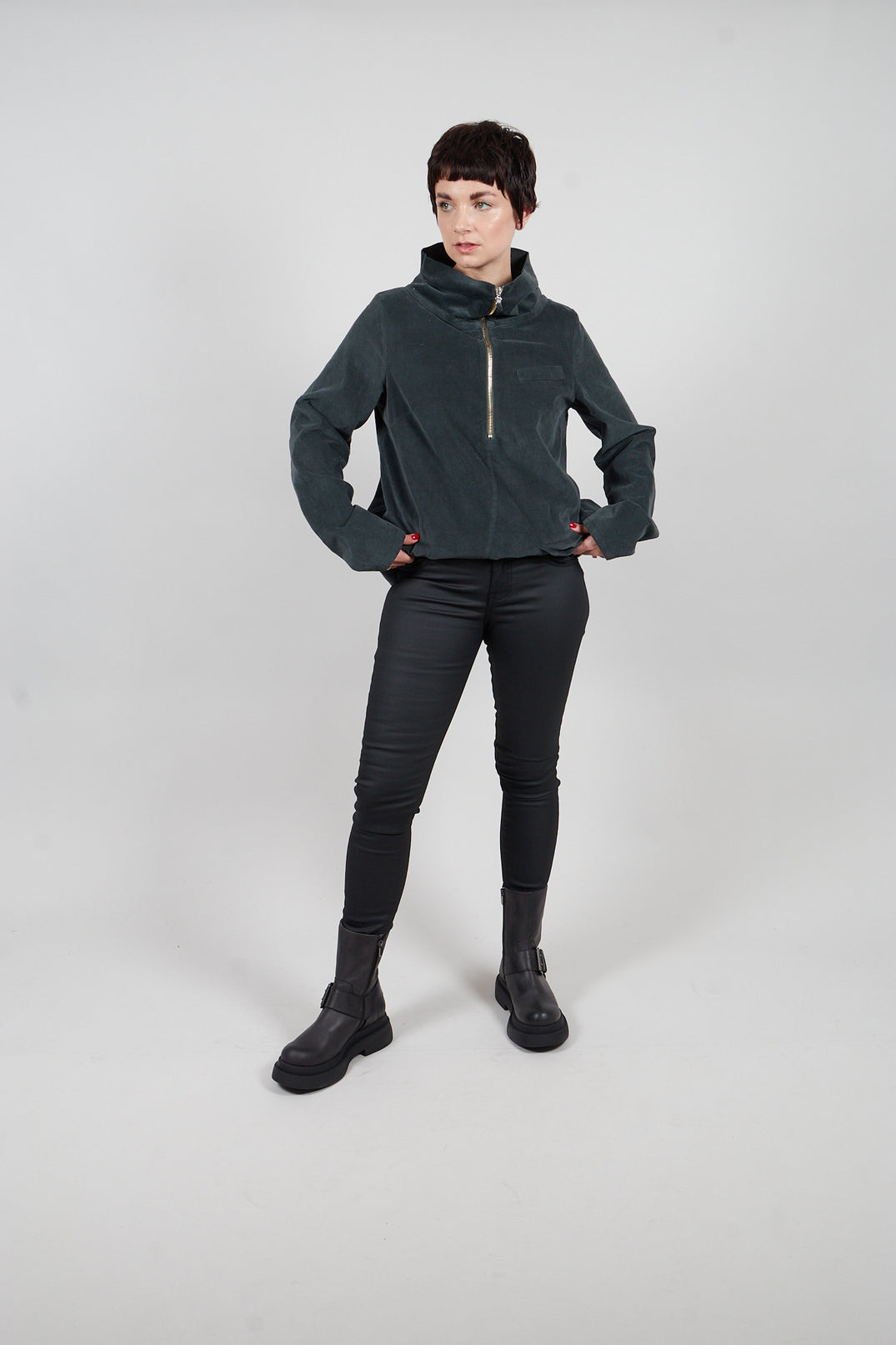 Skinny Soft Feel Jeans in Intrigue