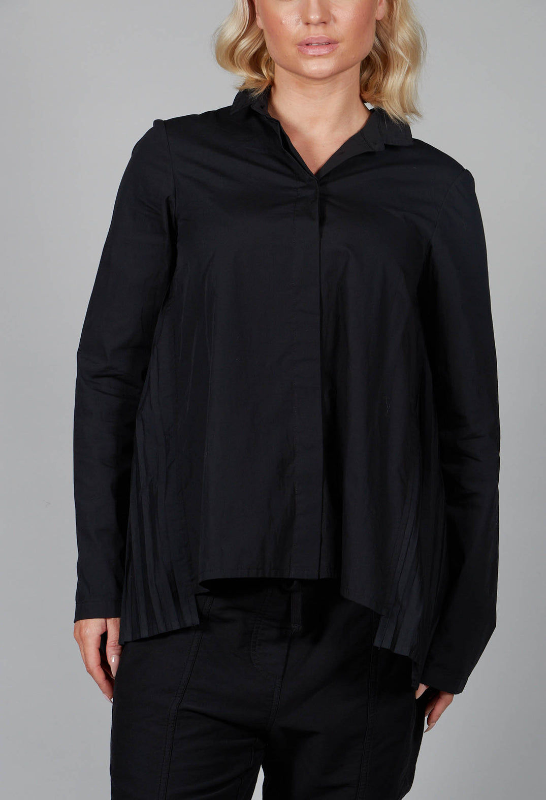 Pleated Back Shirt in Black