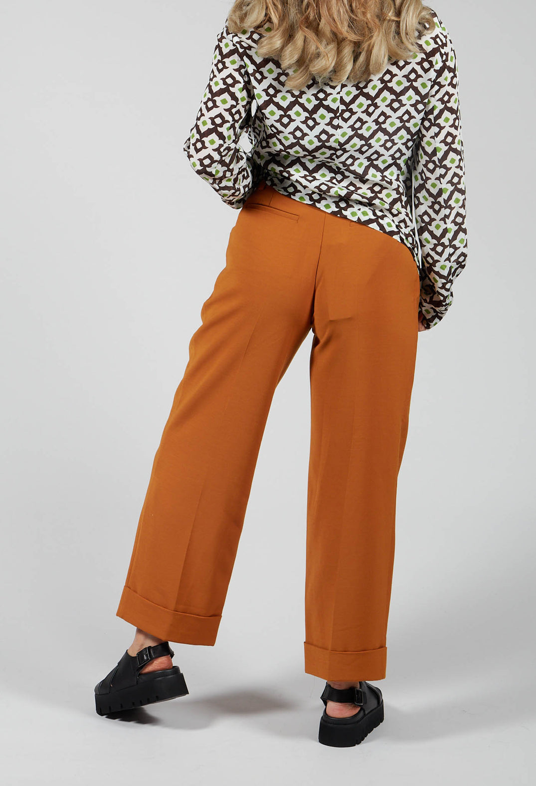 Pegged Trousers in Amber