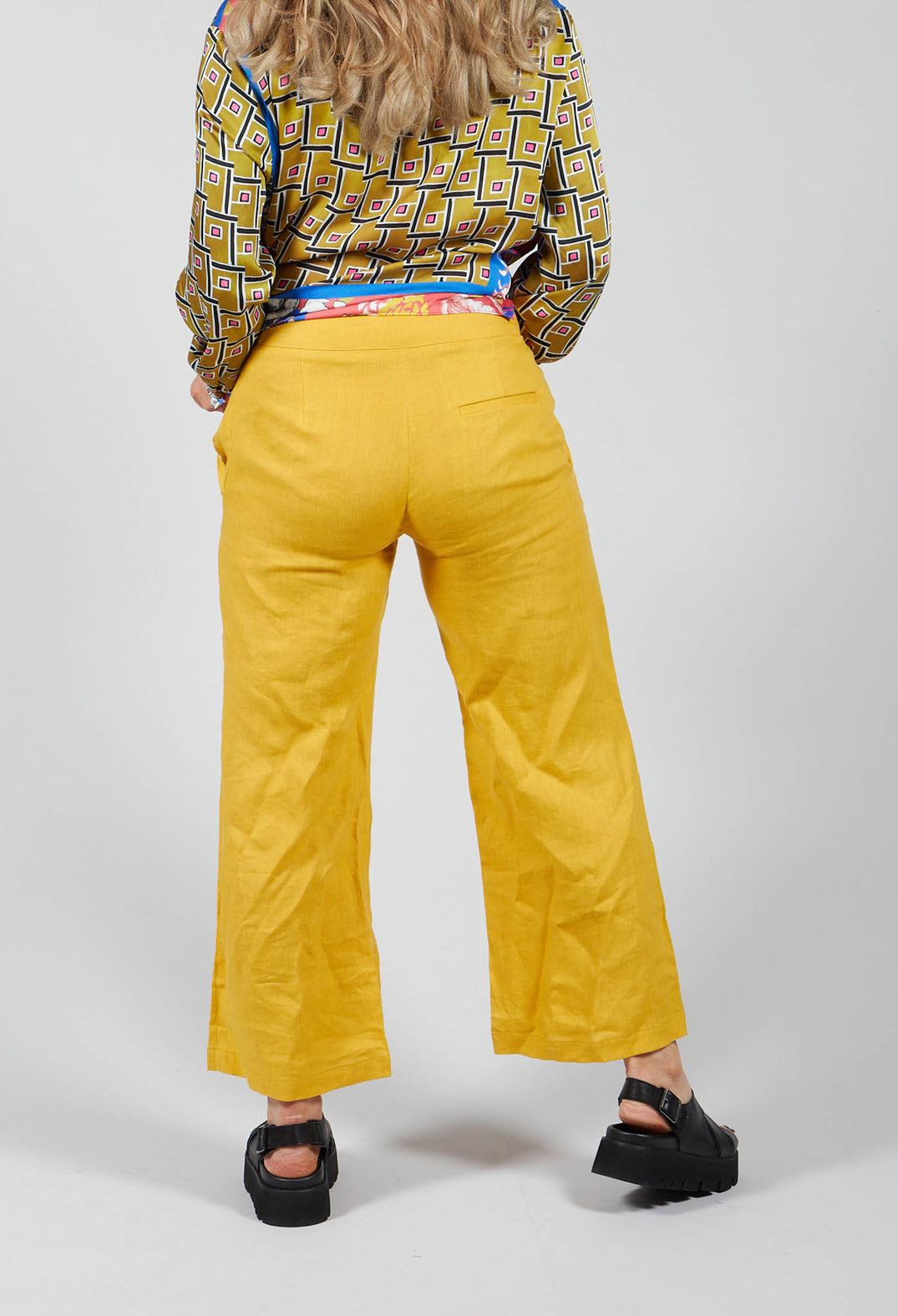 Linen Trousers in Banana