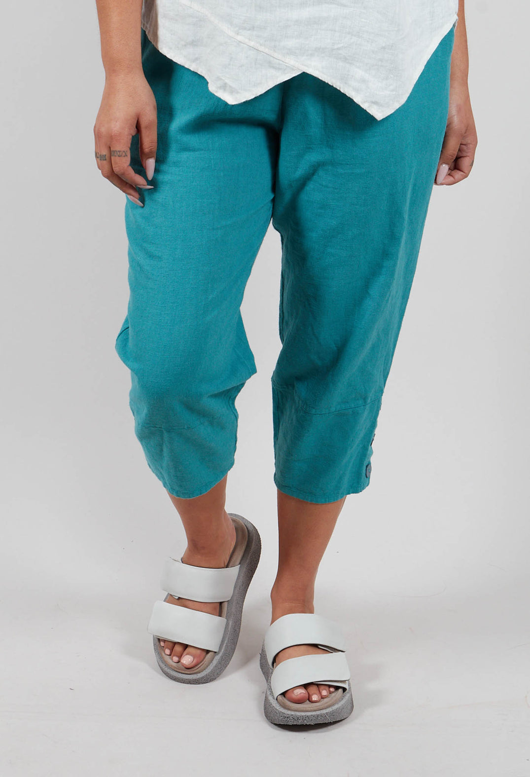 Linen Cropped Pants in Teal