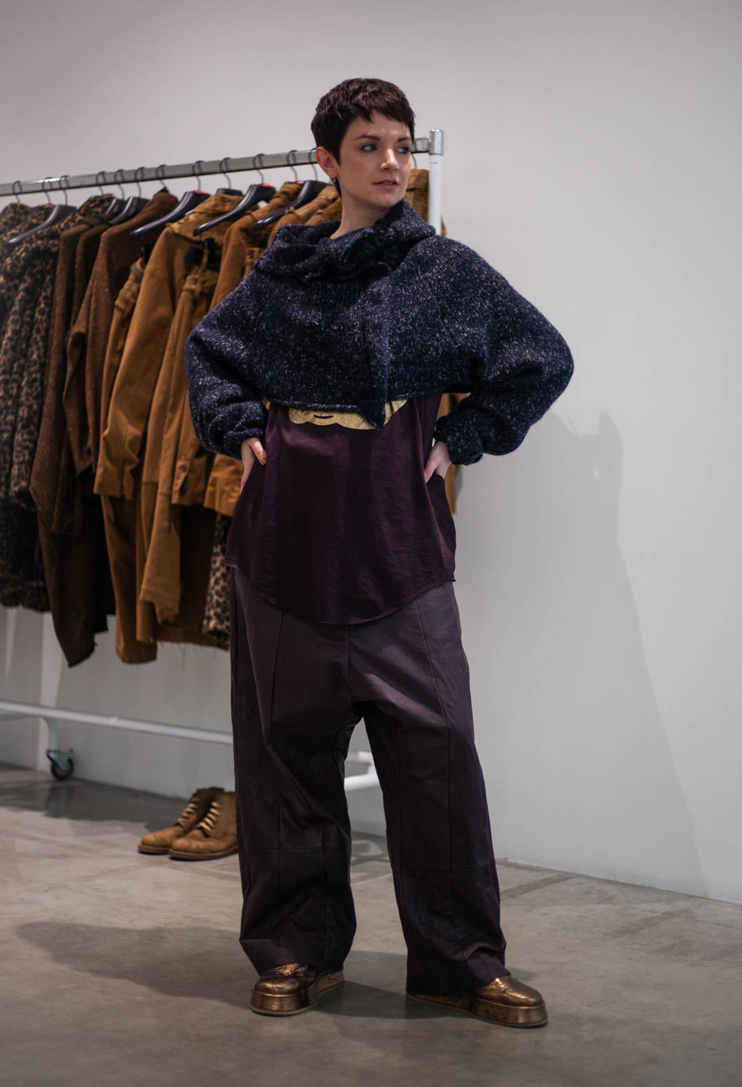 PRE-ORDER - Cropped Jumper in Black Melange - 1660701