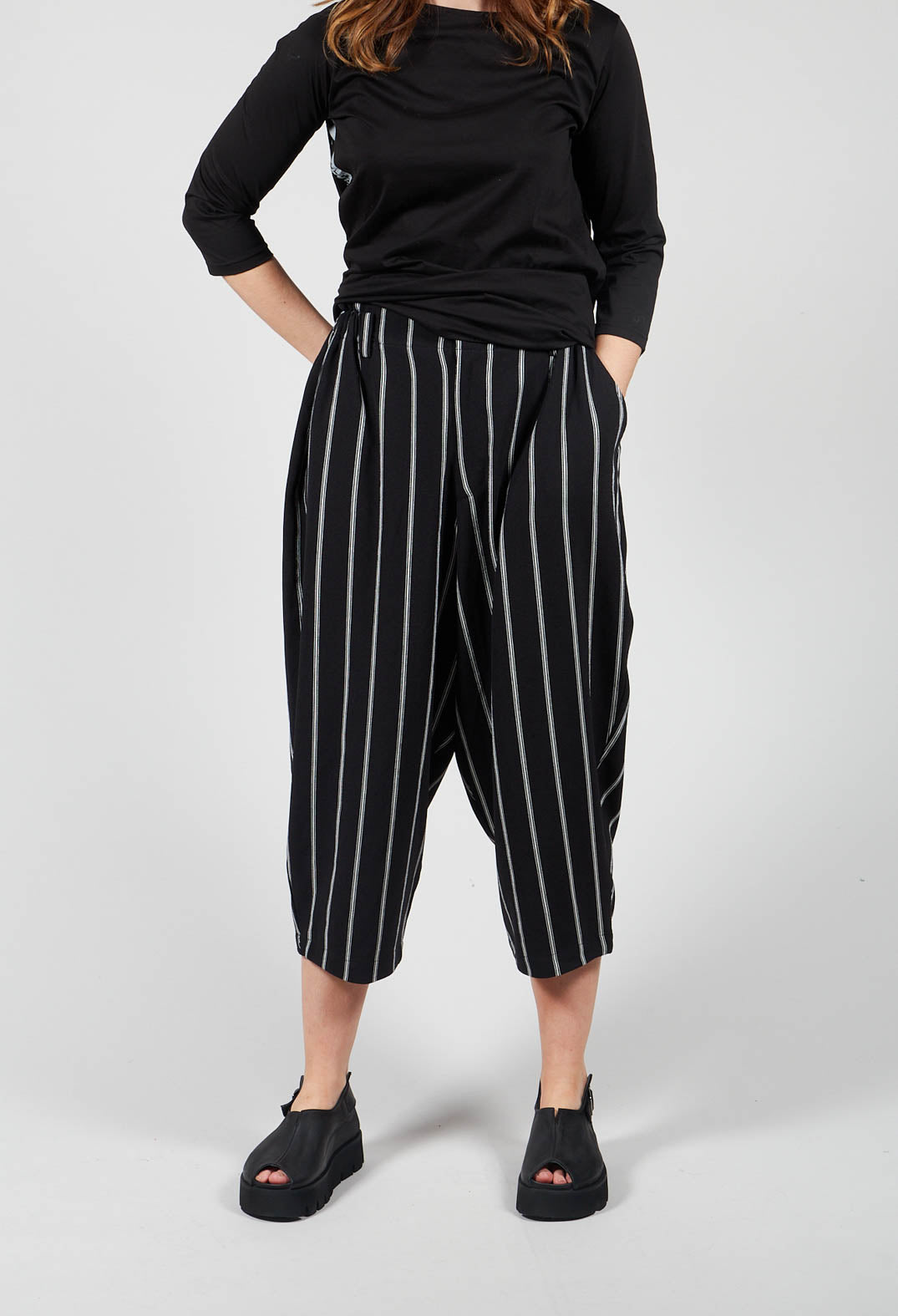 Peg Trousers in Black