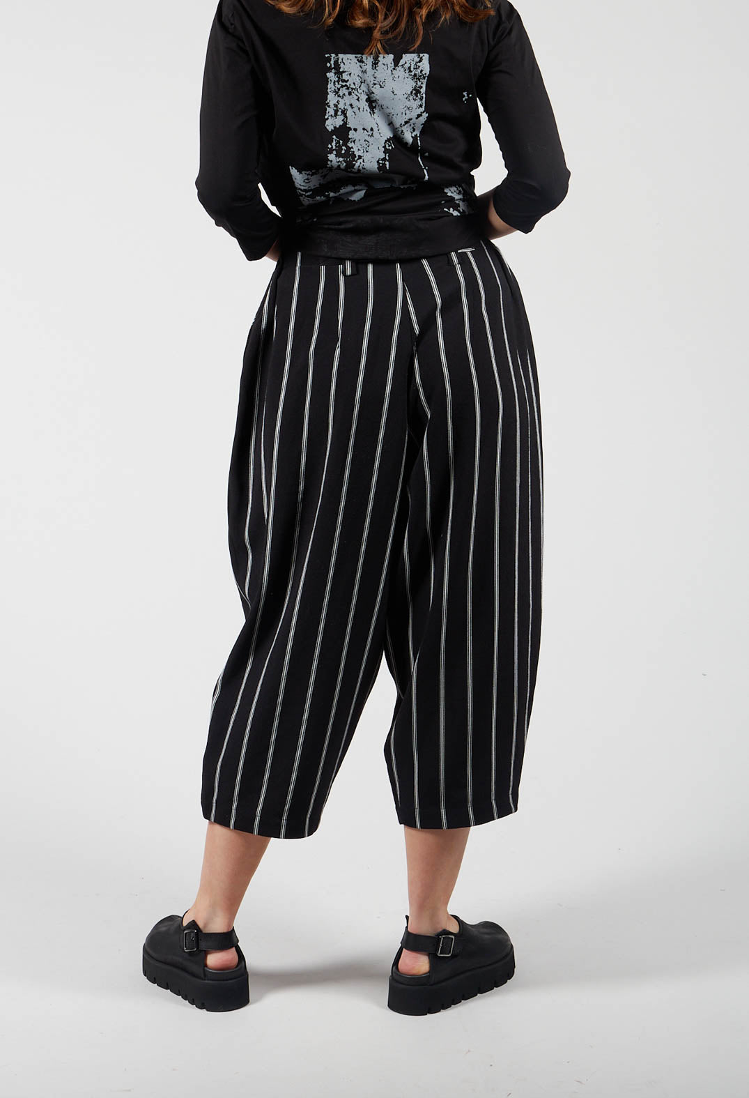 Peg Trousers in Black