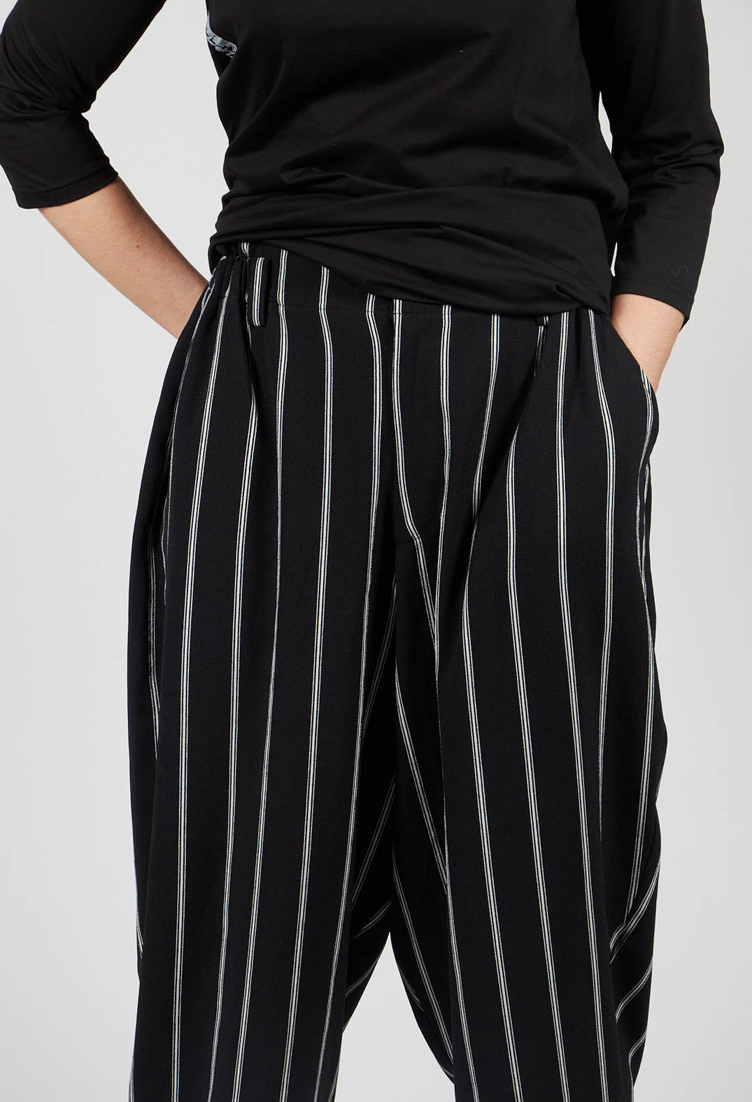 Peg Trousers in Black