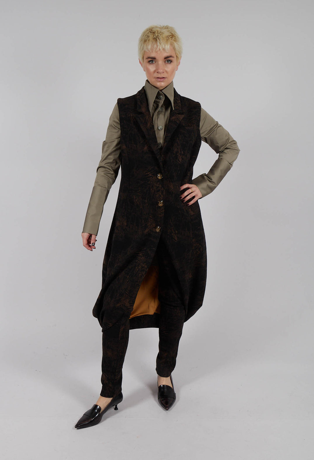 Alis Vest in Black/Beige