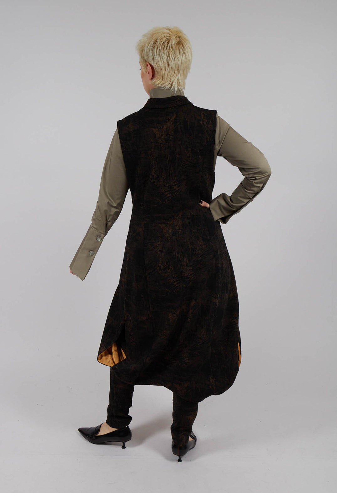 Alis Vest in Black/Beige