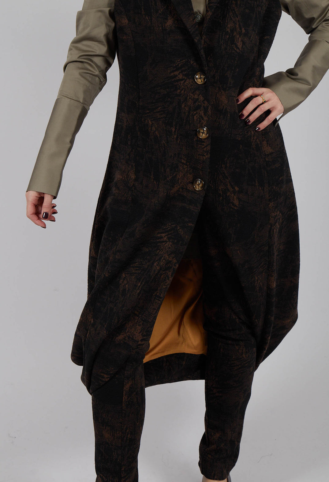 Alis Vest in Black/Beige