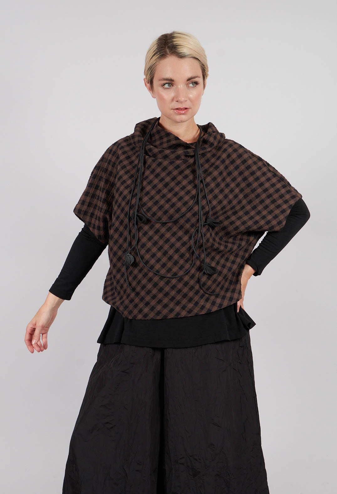 Shirt Diva in Brown/Black