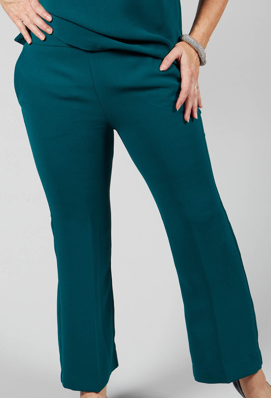 Trousers in Verde Bottiglia