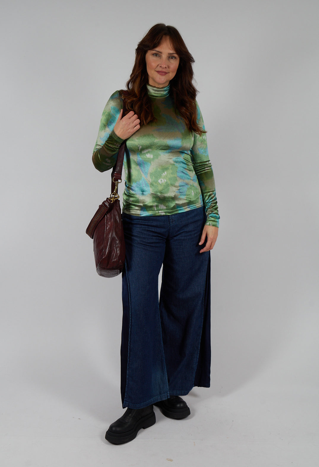 Velvet Turtleneck Top in Verde / Blu