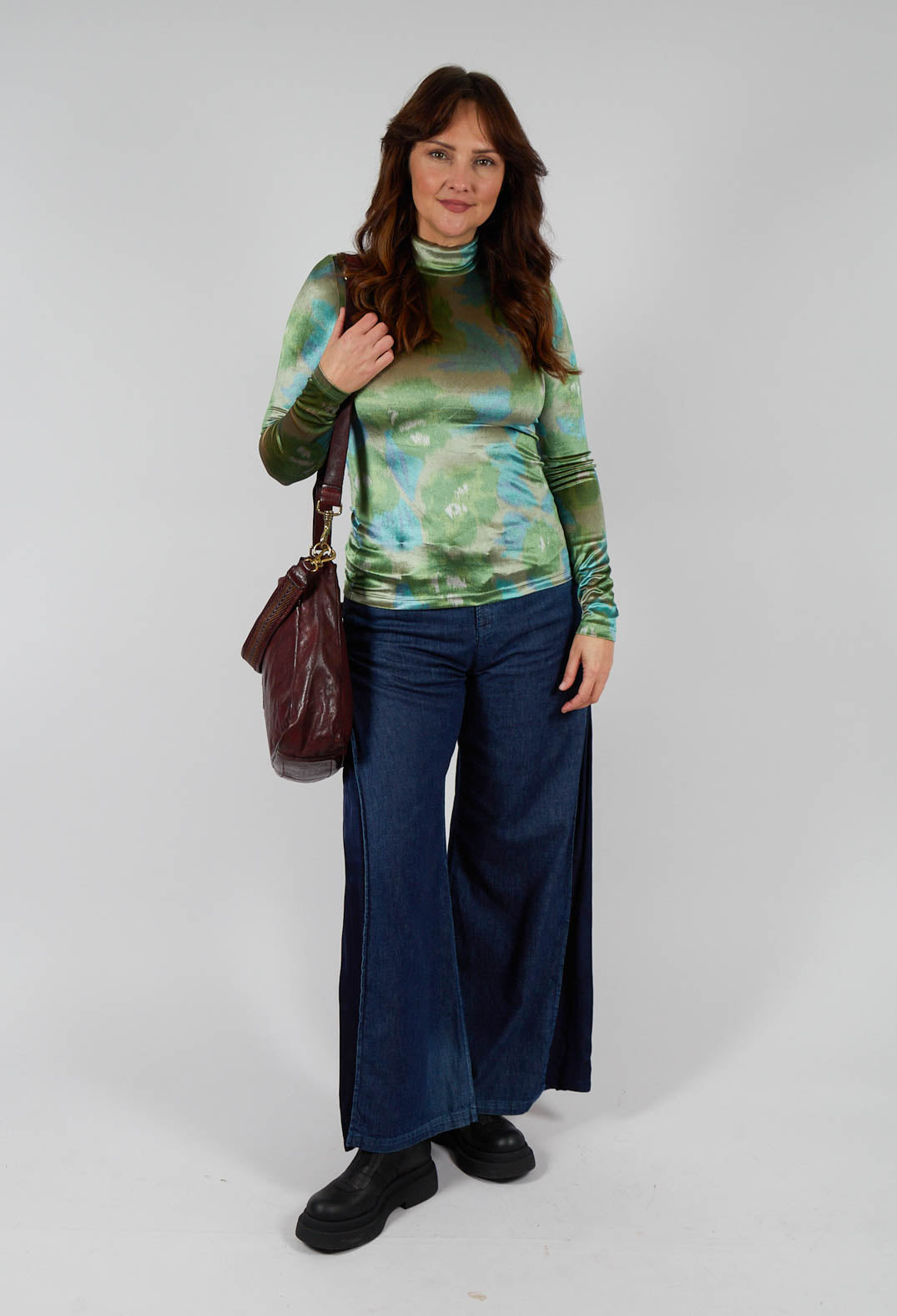 Velvet Turtleneck Top in Verde / Blu