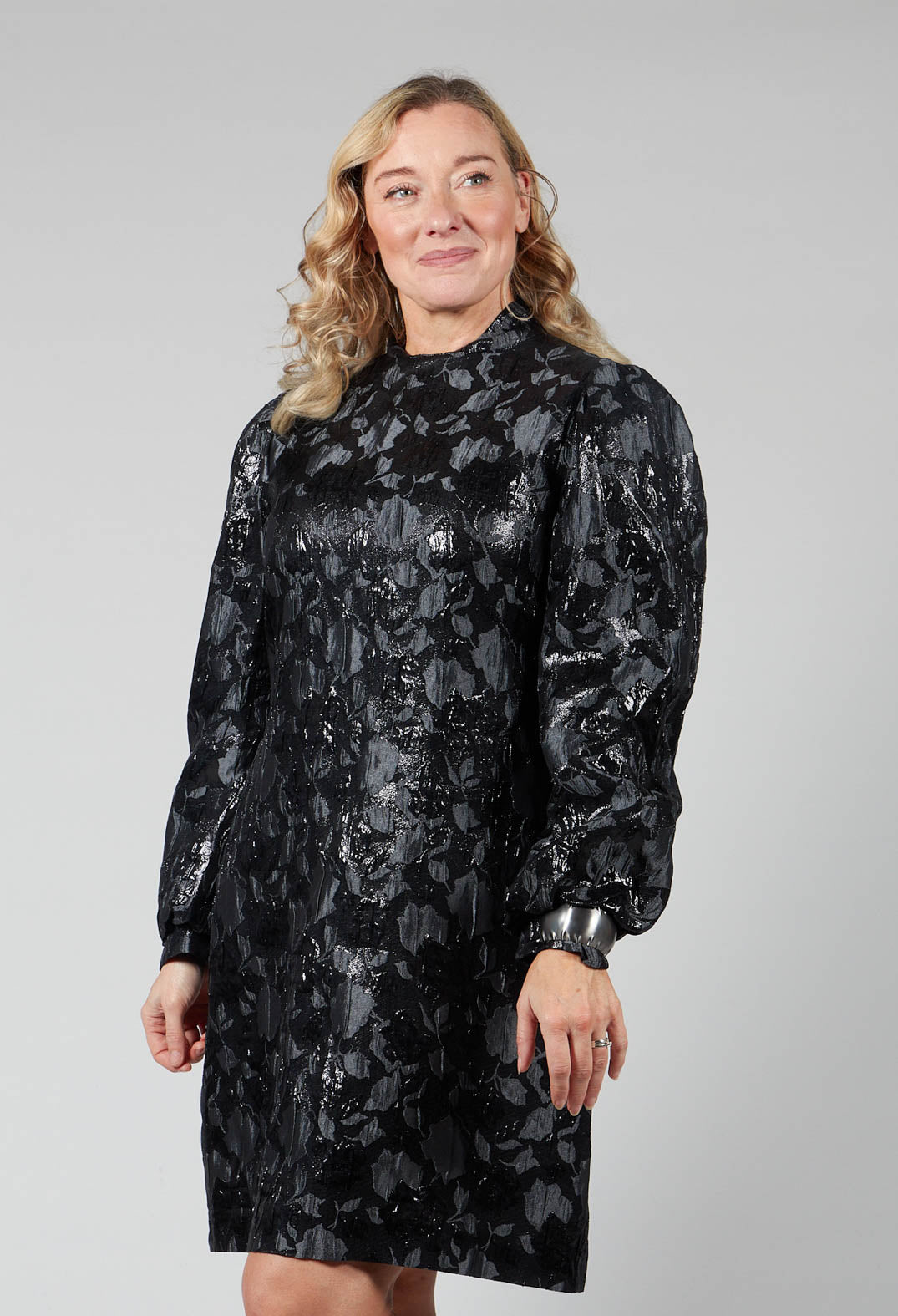 Shift Dress in Nero / Grafite