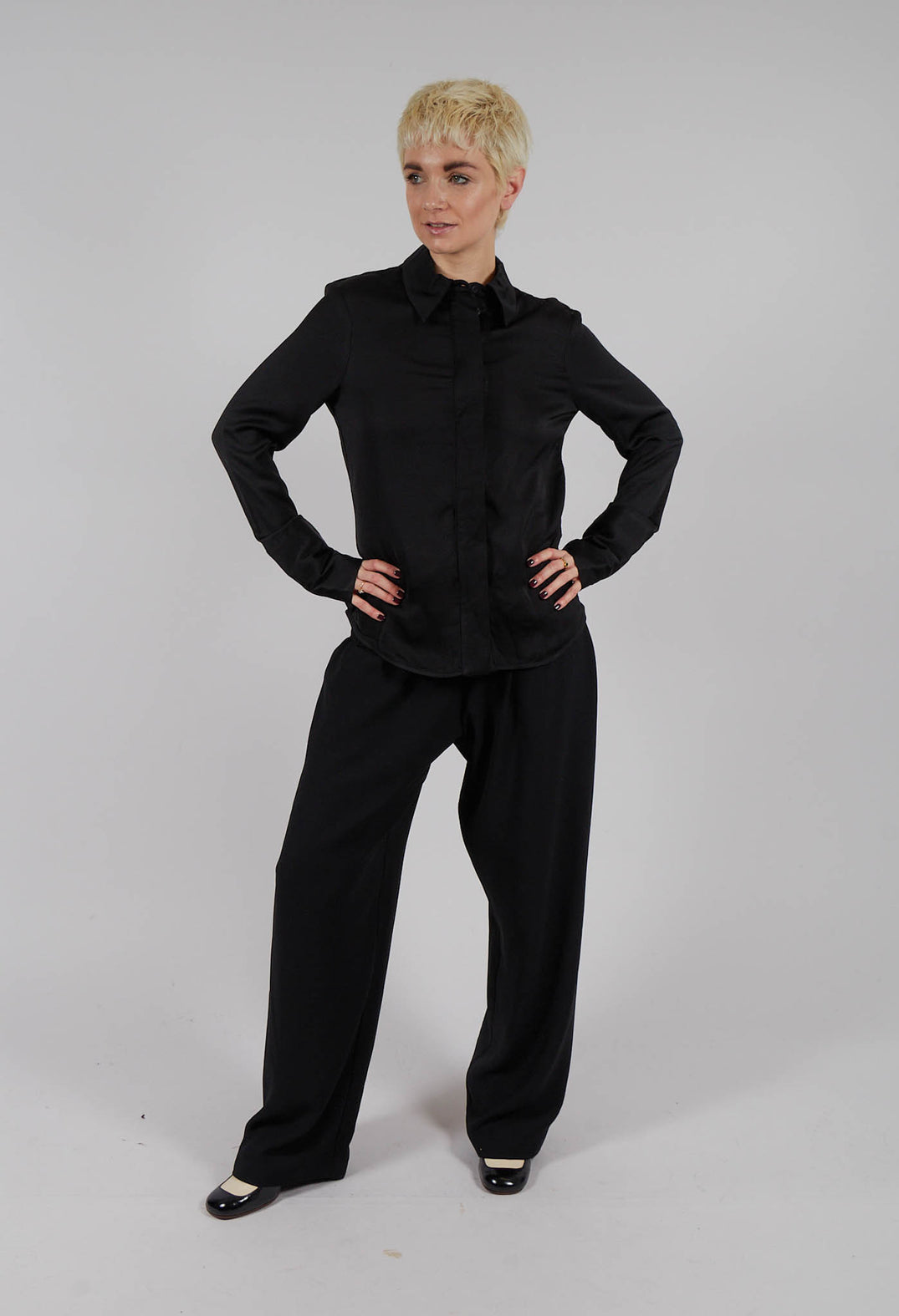Straight Leg Trousers in Black