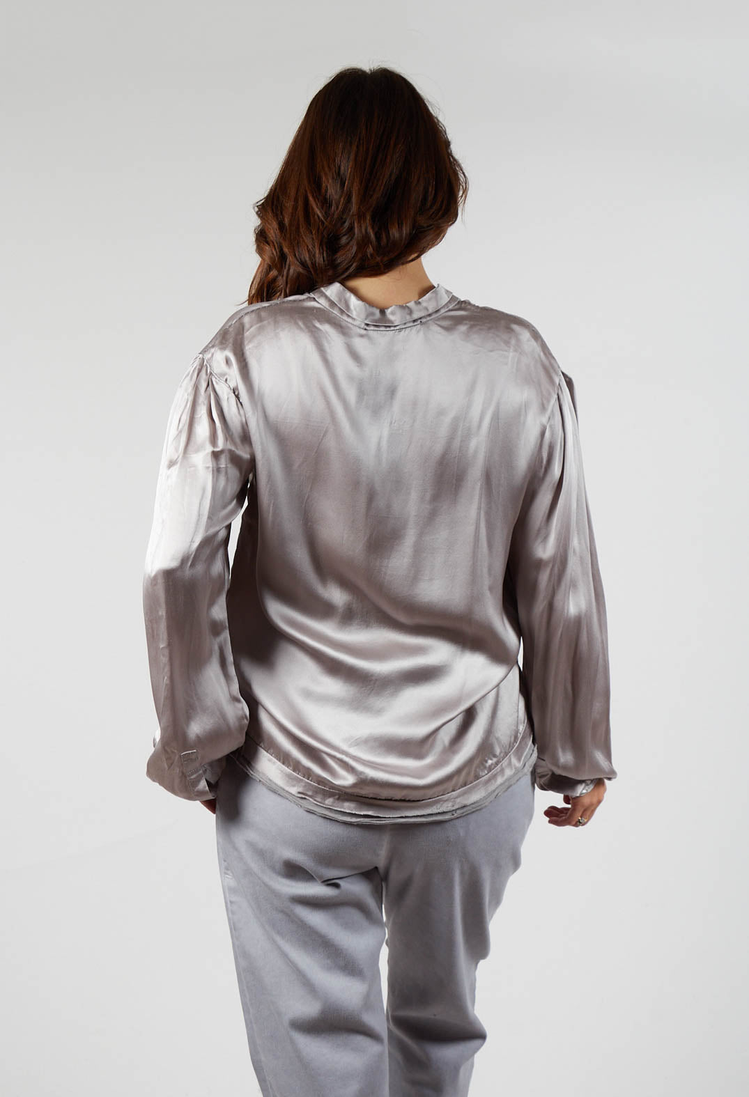 Silk Shirt in Grey Longer U446