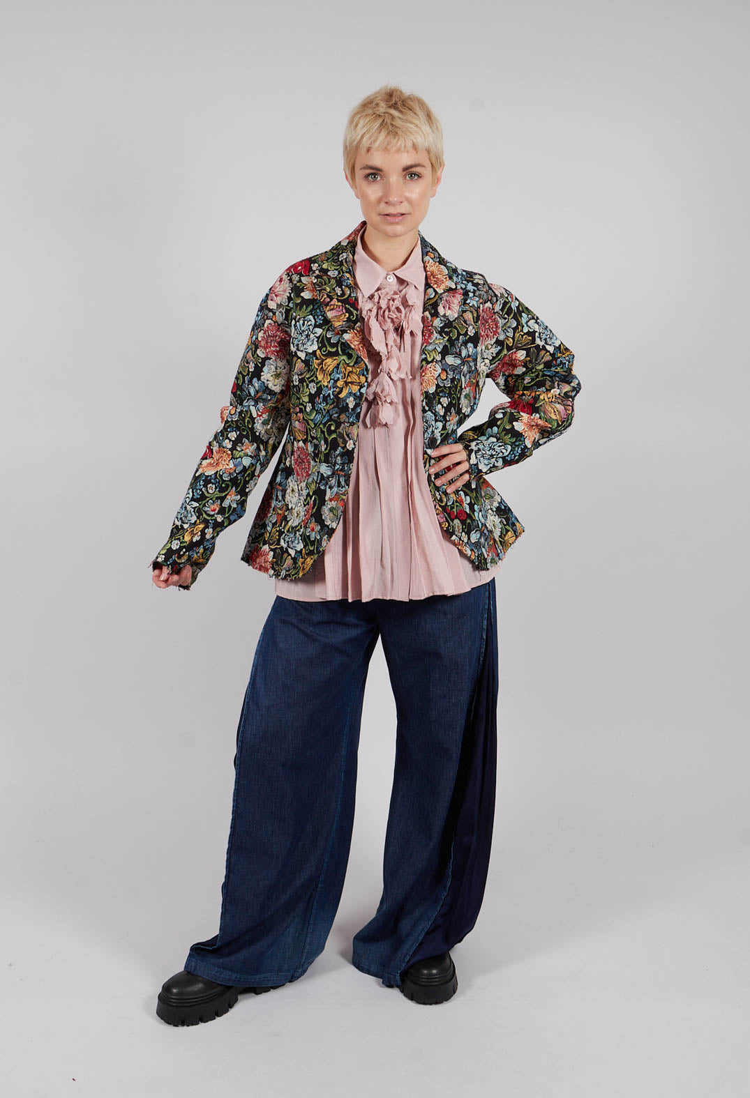 Embroidered Blazer in Multicolour