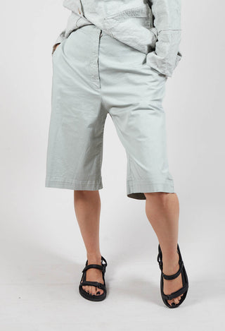 Bermuda Shorts in Ghiac