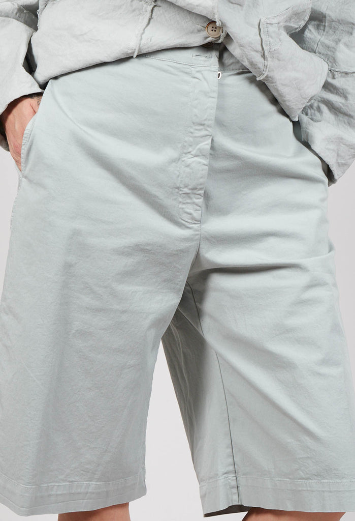 Bermuda Shorts in Ghiac