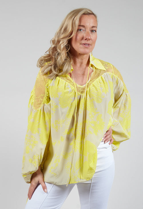 Lace Blouse in Lion Cream