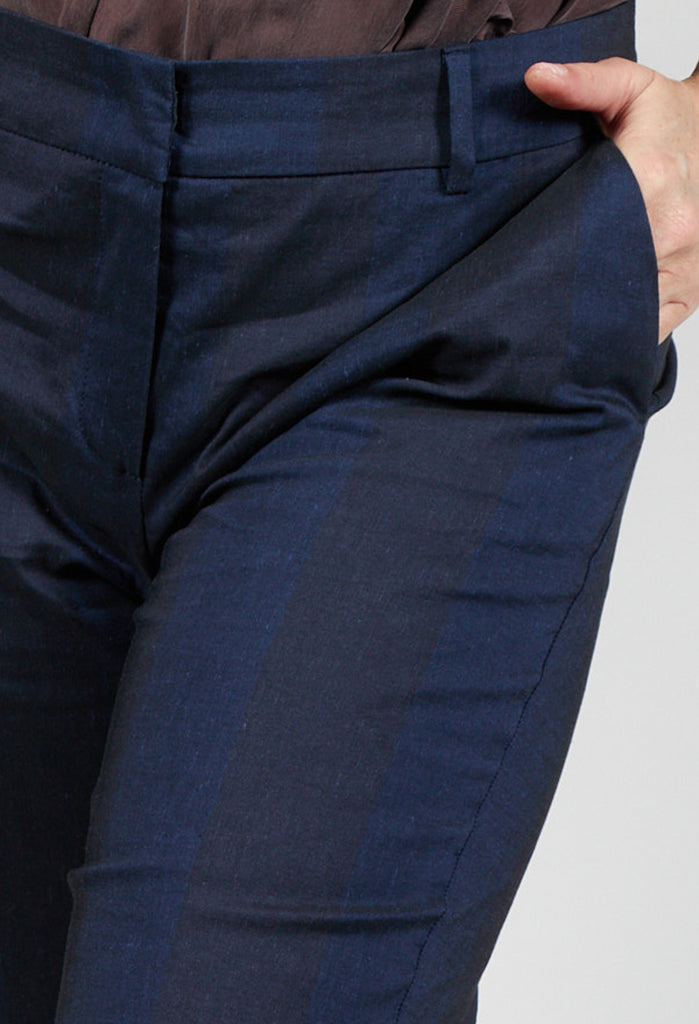 turn up trousers in blue stripe with front pockets