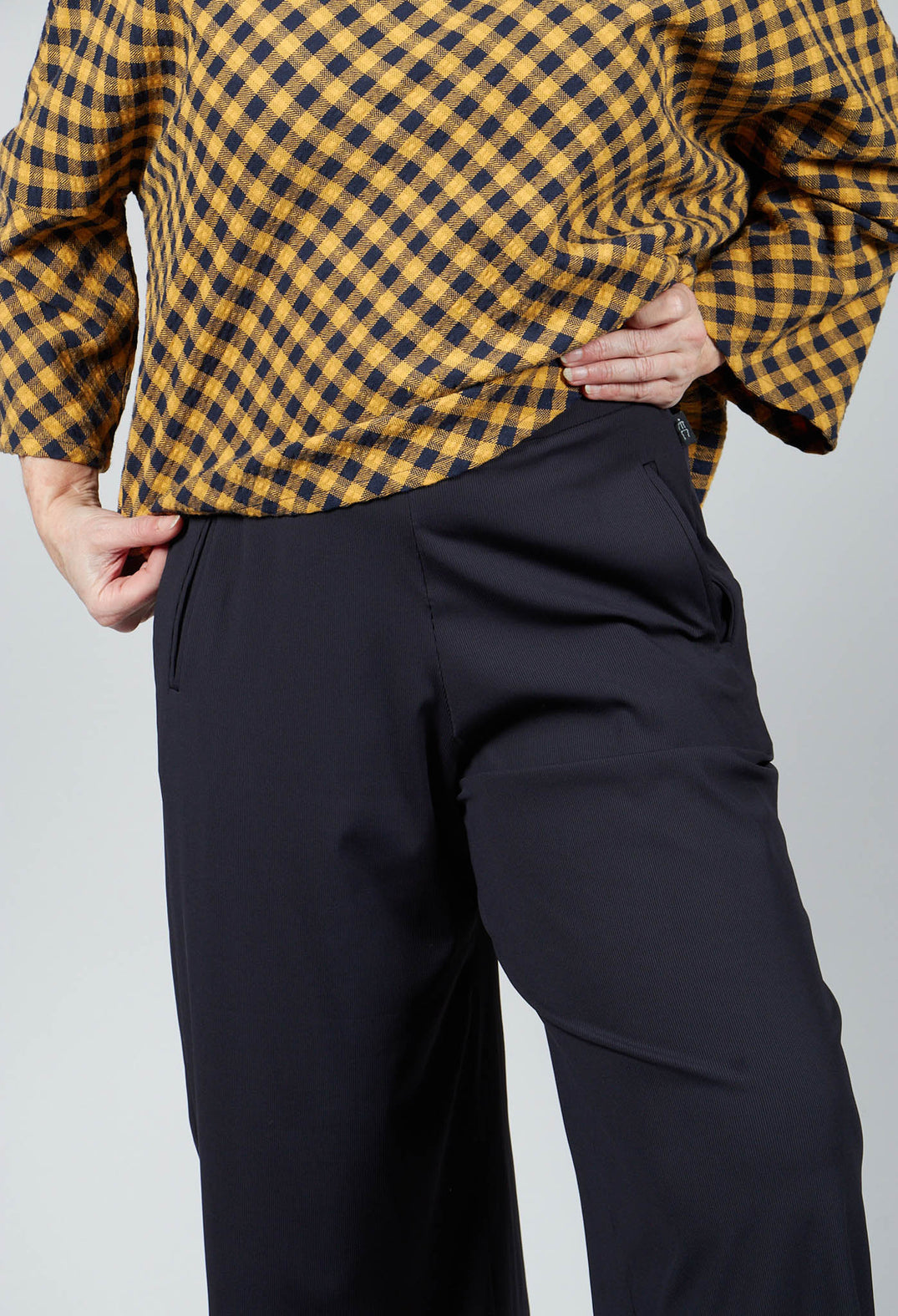 Pin Stripe Pants Skara in Black