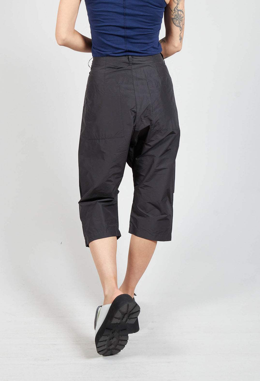 Determine Cropped Trousers in Graphite