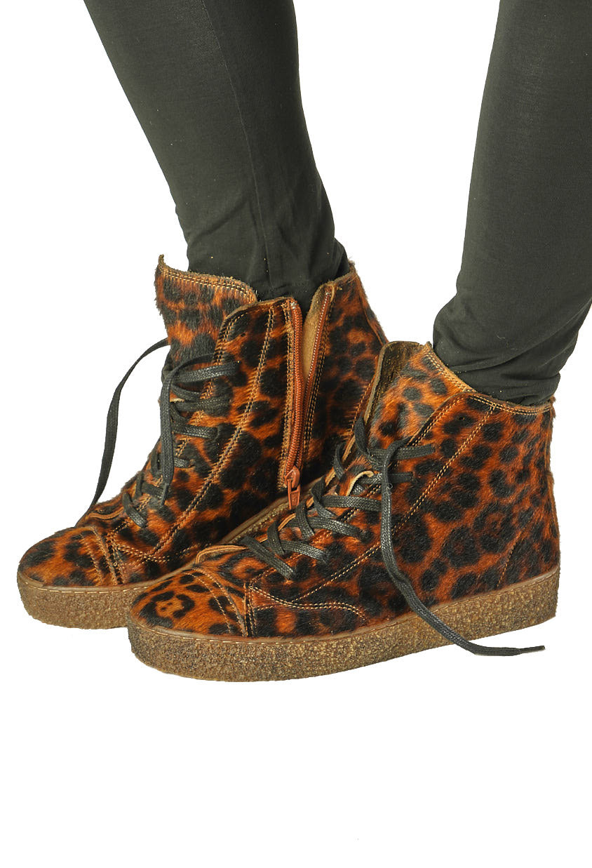 PRE-ORDER - High Top Leather Pumps in Leo Big - 1985202