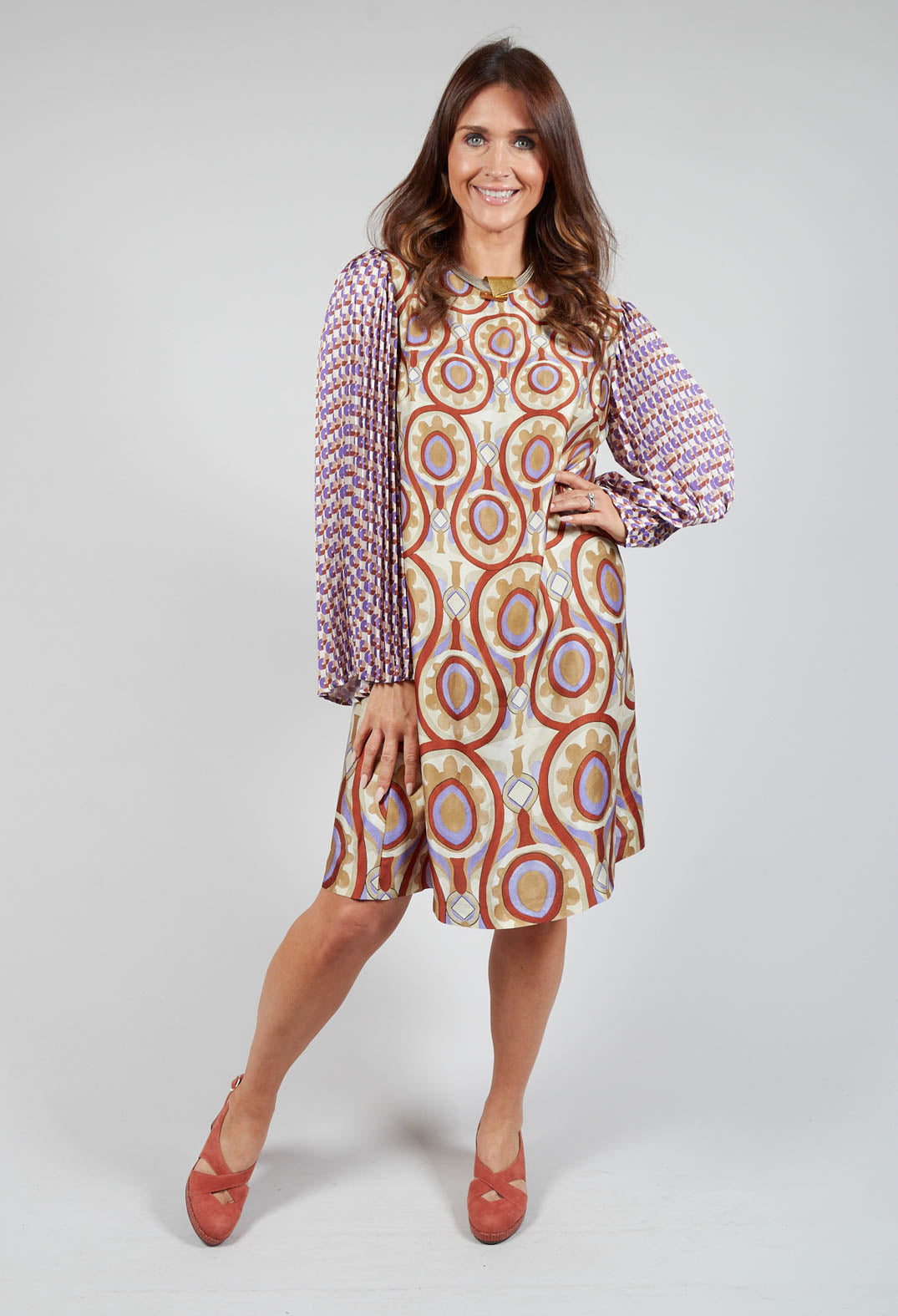 Printed Shift Dress in Beige/Malva
