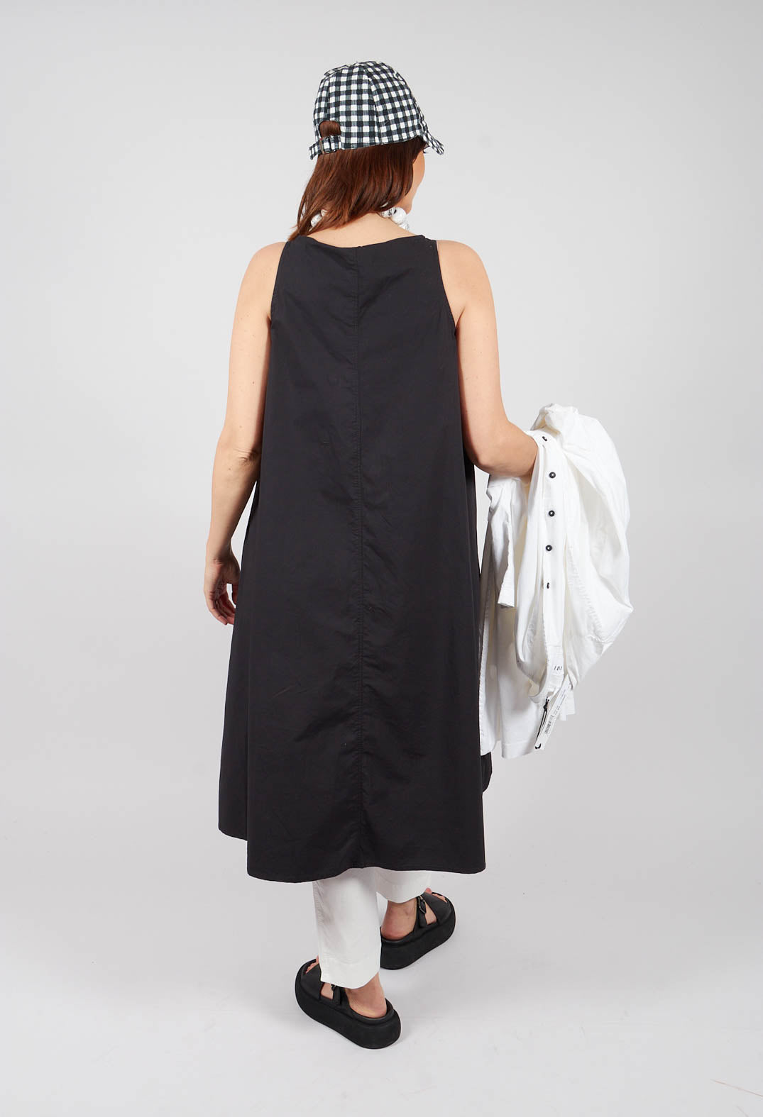 Sleeveless Shift Dress in Black Print