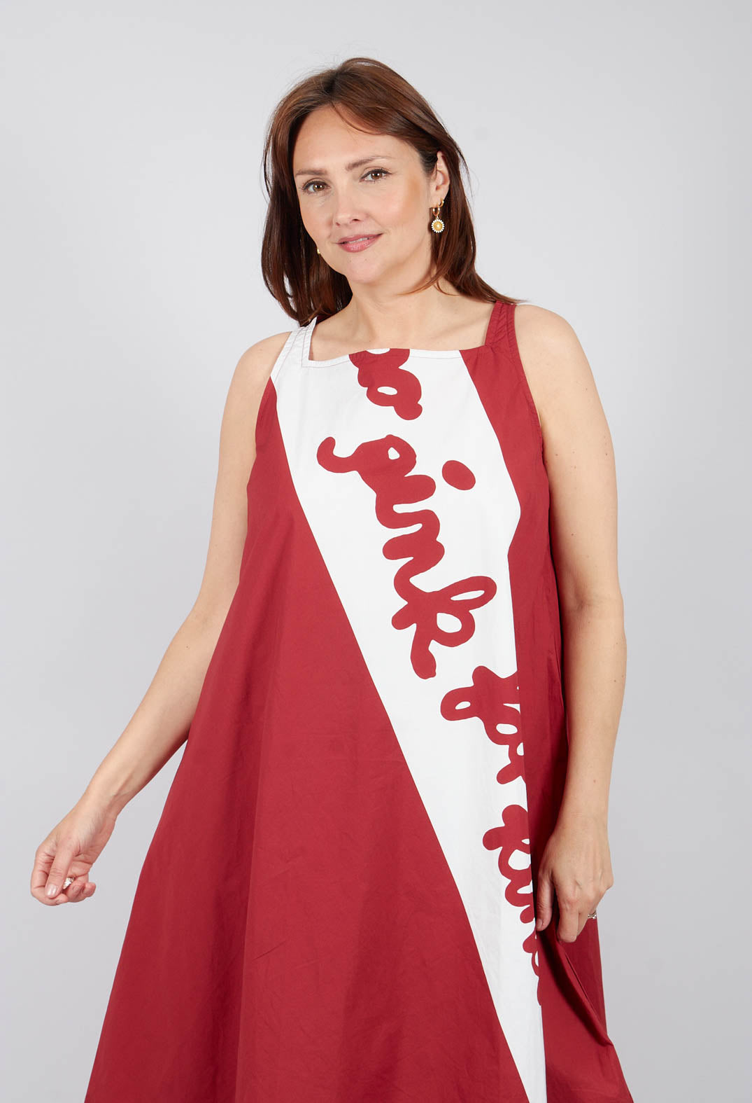 Sleeveless Shift Dress in Berry Print