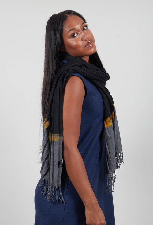 Pleated Scarf in Black/Grey