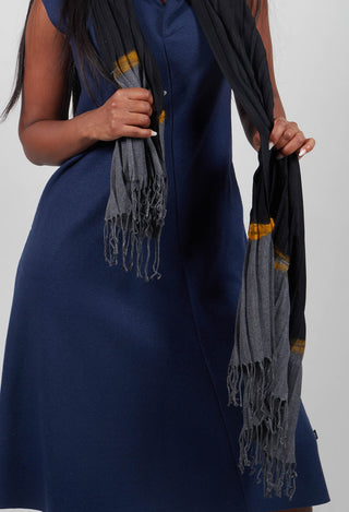 Pleated Scarf in Black/Grey