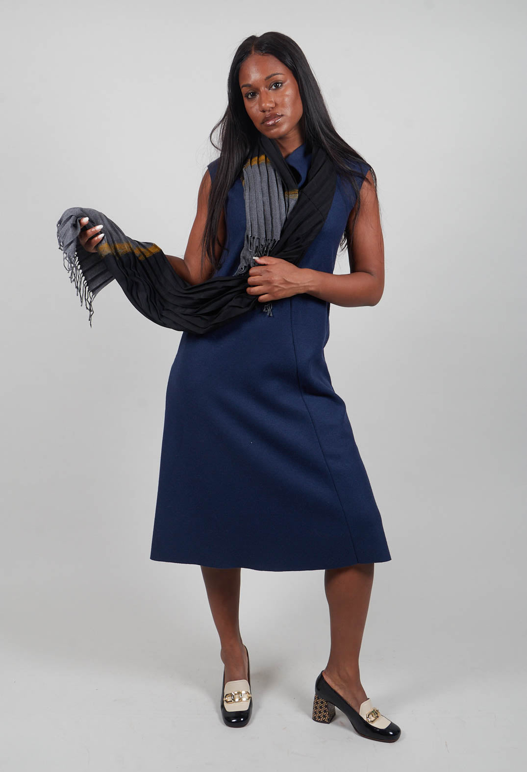 Pleated Scarf in Black/Grey