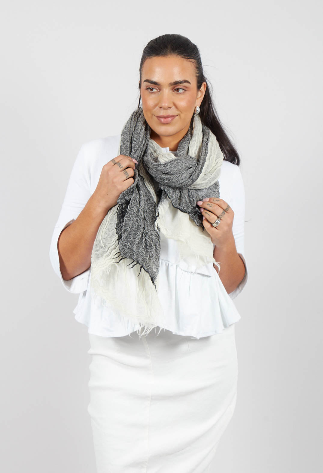 Two Toned Scarf in White/Black