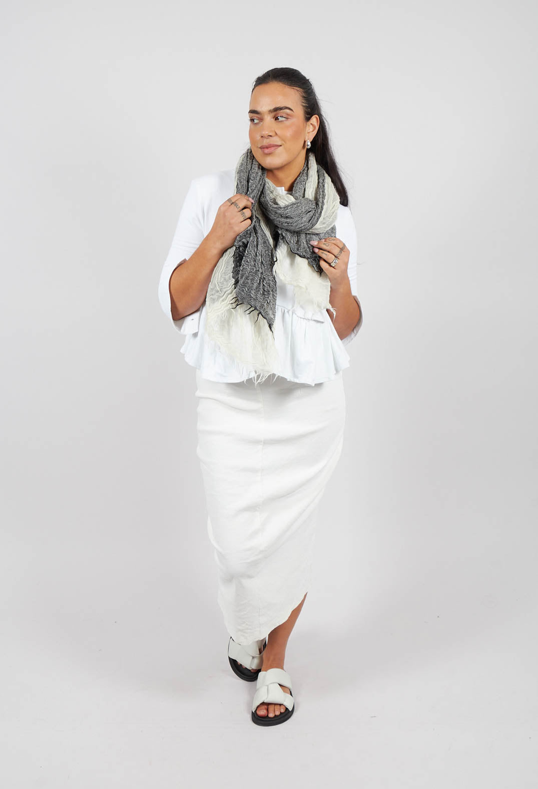 Two Toned Scarf in White/Black