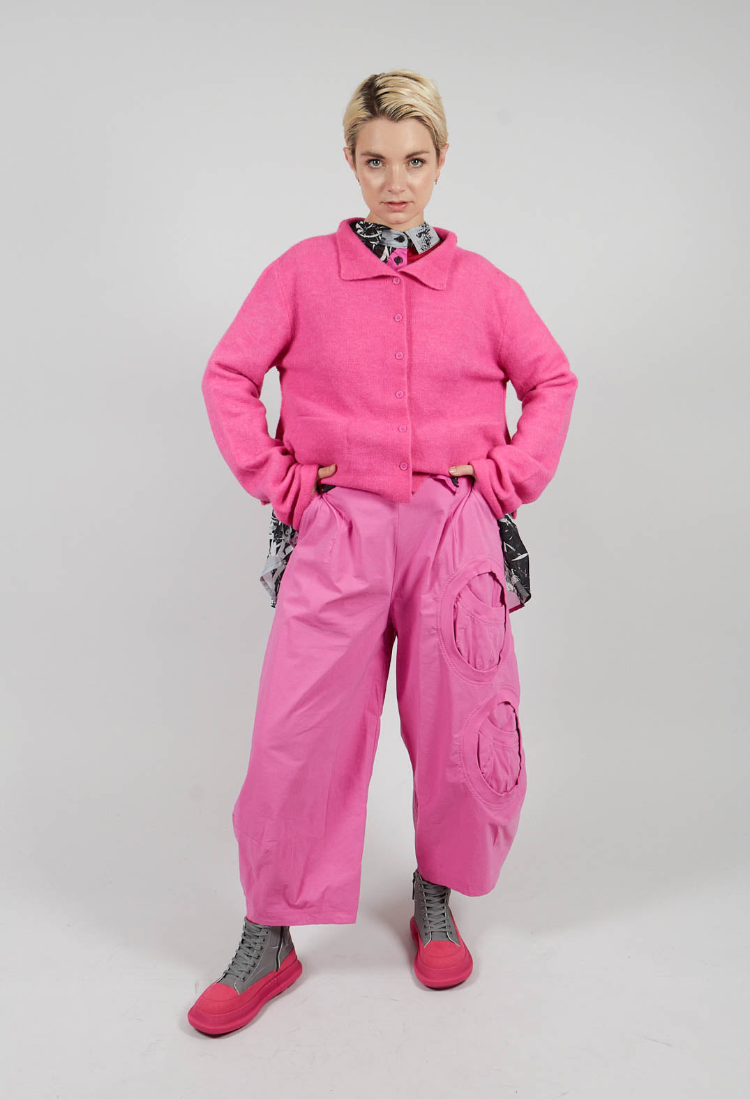 Short Cardigan with Collar in Lily - 3327102